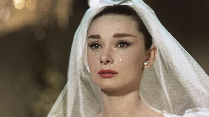 AUDREY-MEGHAN-BODA-696x448