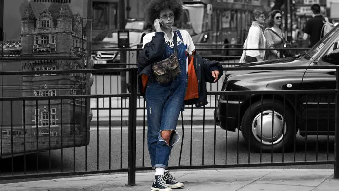Tenis-Model-Off-Duty