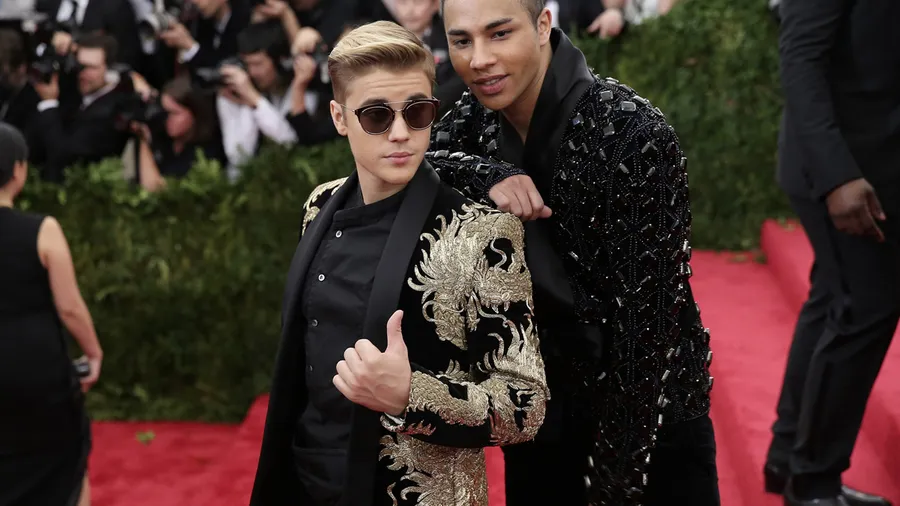JUSTIN-BIEBER-MET-OLIVIER-ROUSTEING