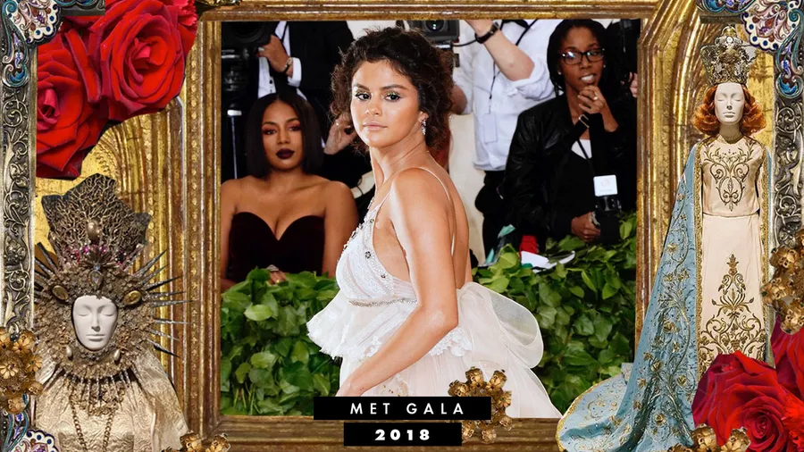 SELENA-GOMEZ-BIBLIA