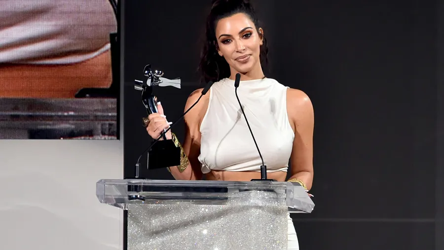 Kim-Kardashian-CFDA-Fashion-Influencer