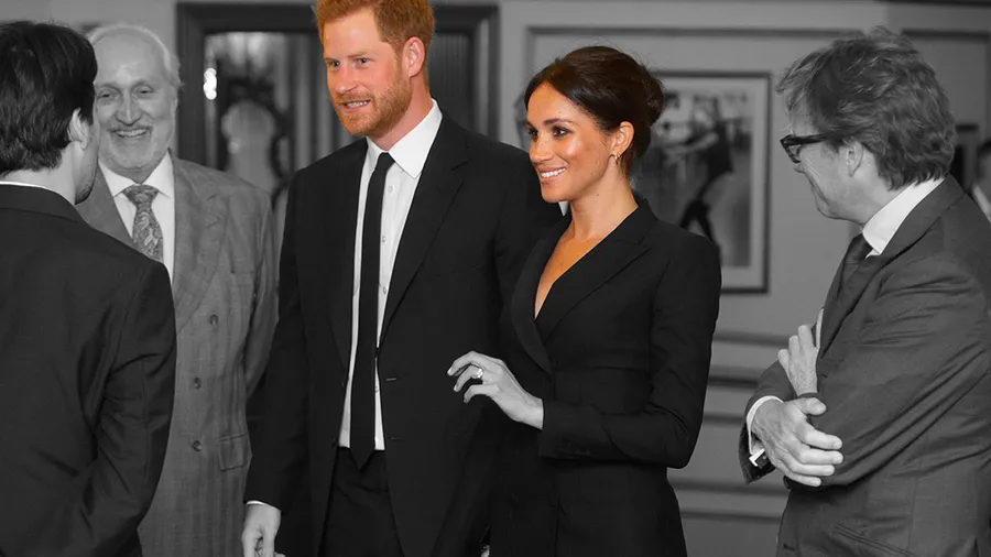 Meghan-Markle-blazer-dress-zara