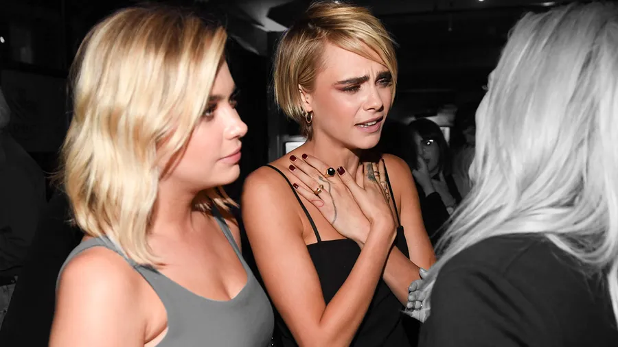 Ashley-benson-Cara-delevinge-Relacion
