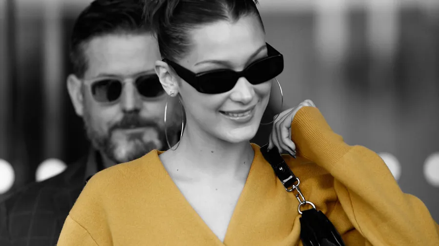 Bella-Hadid-punto-sweater