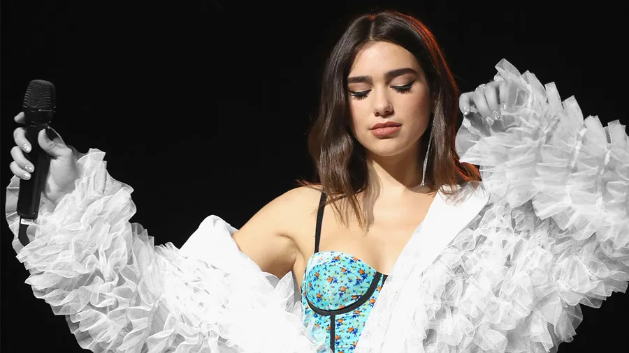 Dua-Lipa-Foto-Jennifer-Lopez-Becky-G-Jessica-Alba-Sofia-Vergara