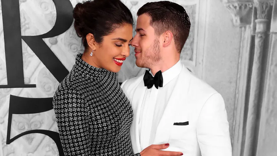 Priyanka-Chopra-And-Nick-Jonas-foto-Boda-Meghan-Markle-compromiso