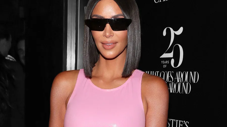 kim-kardashian-ferrari