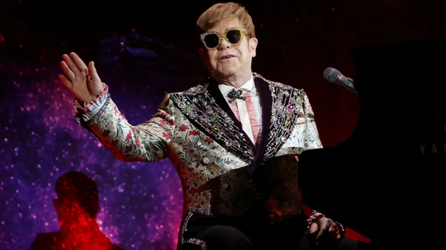 "Solía estar cerca de Gianni, ahora, de Alessandro" dice Elton John de su affair con Gucci