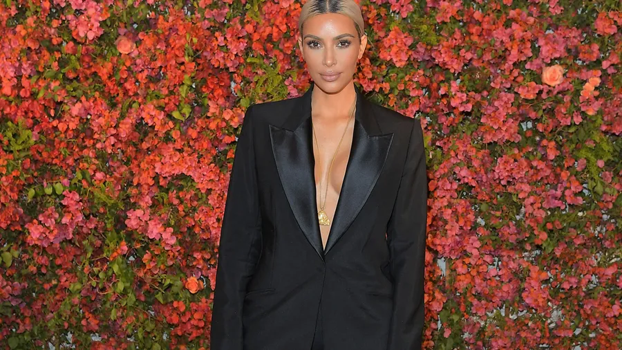 KIM-KARDASHIAN-MAIN-ELLE