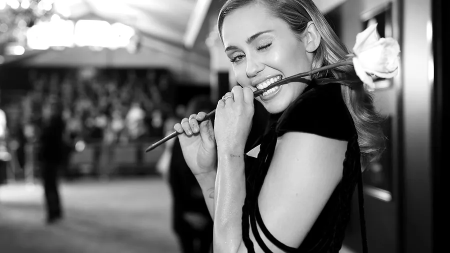 Miley Cyrus - Destacada