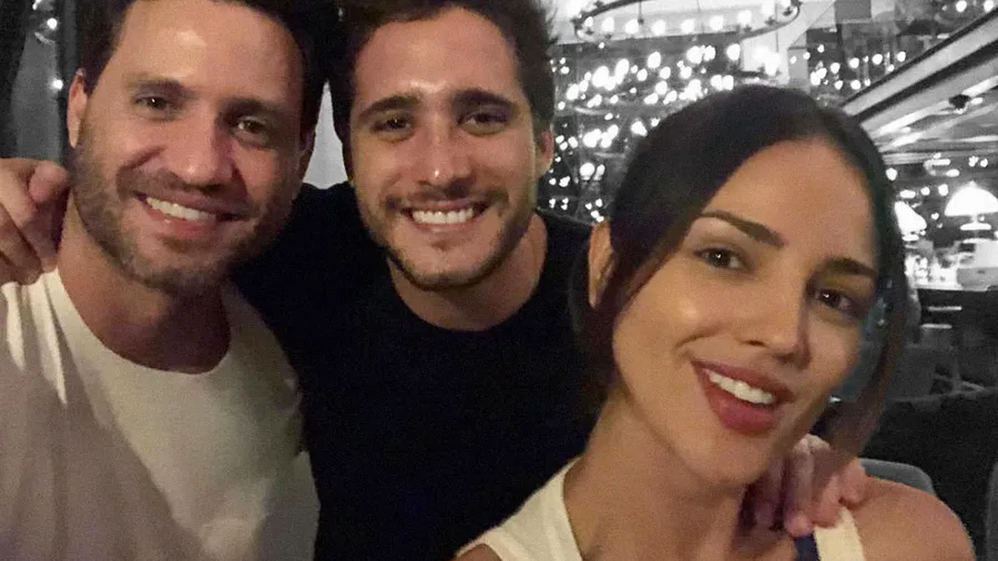 Diego-Boneta-Eiza-Gonzalez-Sudrafica-Latinos