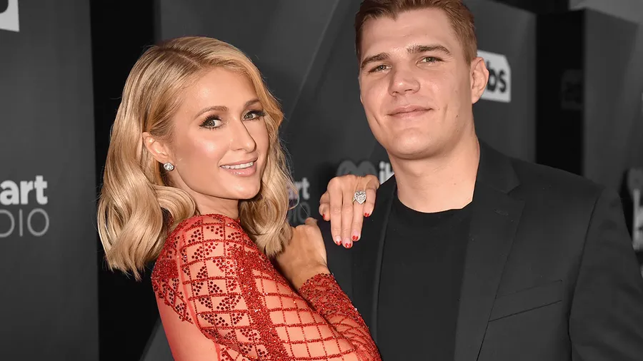 paris-hilton-rompe-con-su-prometido-anillo-