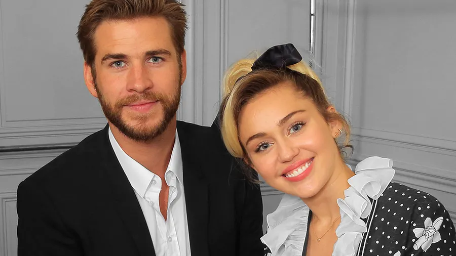 Miley-Cyrus-liam-hemsworth-detalle-intimo-anatomia