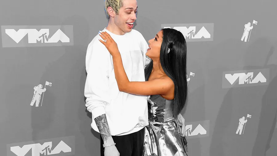 Ariana-Grande-Pete-Davidson
