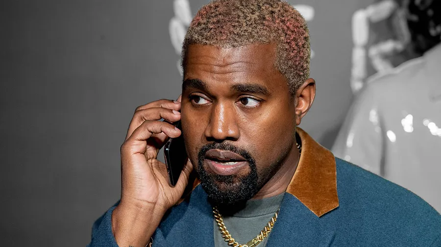 Kanye-West-Roba-Arete-Versace