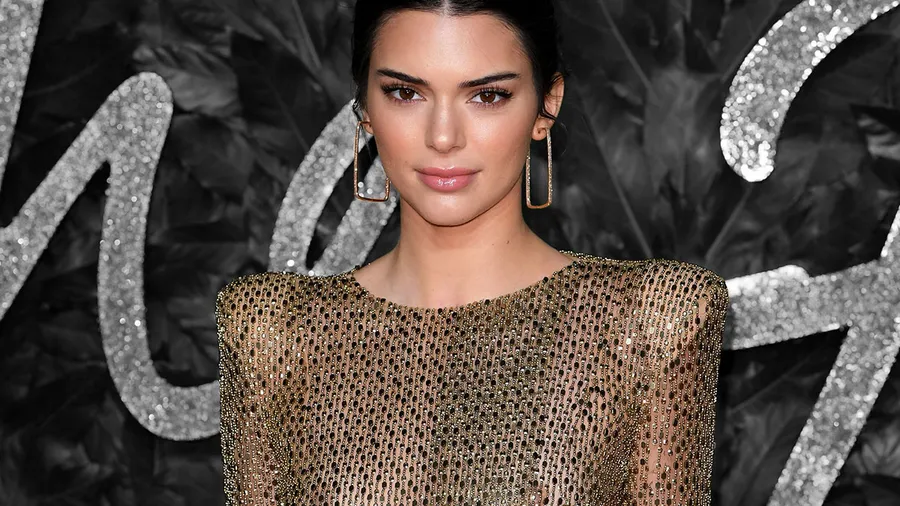 Kendall-Jenner-Fashion-Awards,-Kendall-Jenner-fue-a-cenar-a-McDonald's