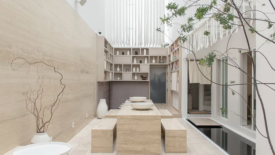 RyoKan-Hotel-Lobby