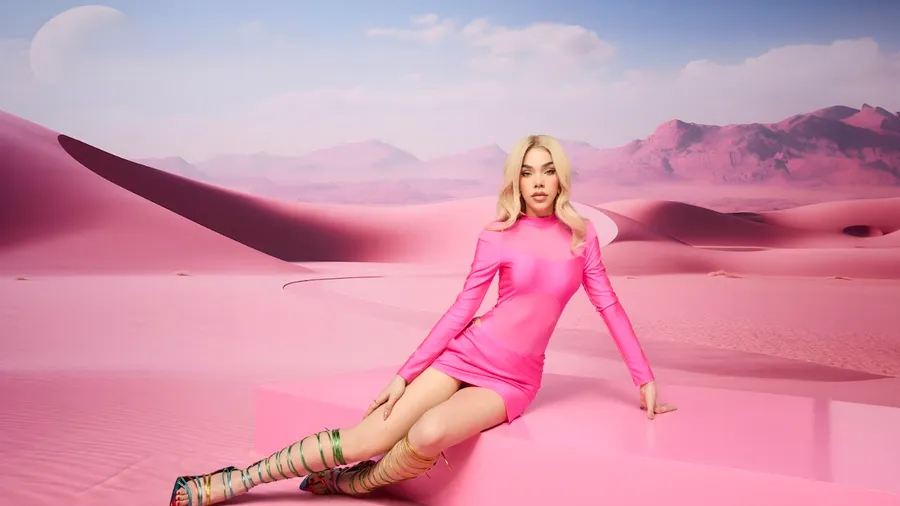 Inspirada en Pink Aura, la nueva colaboración de SHEIN y Kenia Os te encantará