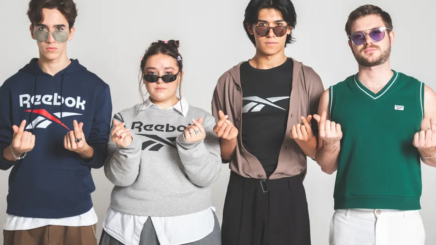 Axel Madrazo, Macarena Oz, Virgilio Delgado y Nicolás Haza. Tops, REEBOK| Nadie nos va a extrañar en ELLE