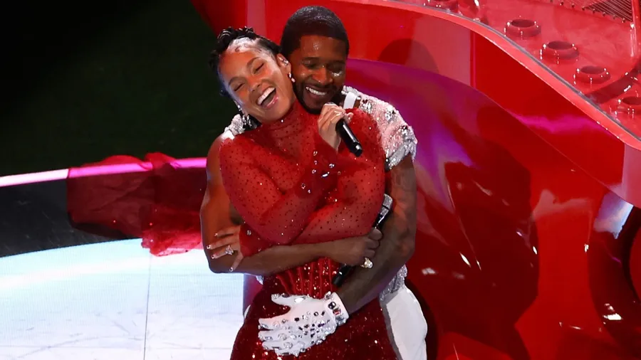Usher conquista el Super Bowl junto a Alicia Keys y muchos más invitados