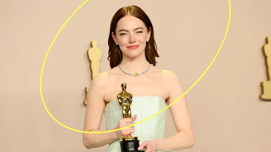 Emma Stone da una actualización de su vestido roto y explica que lo cosieron