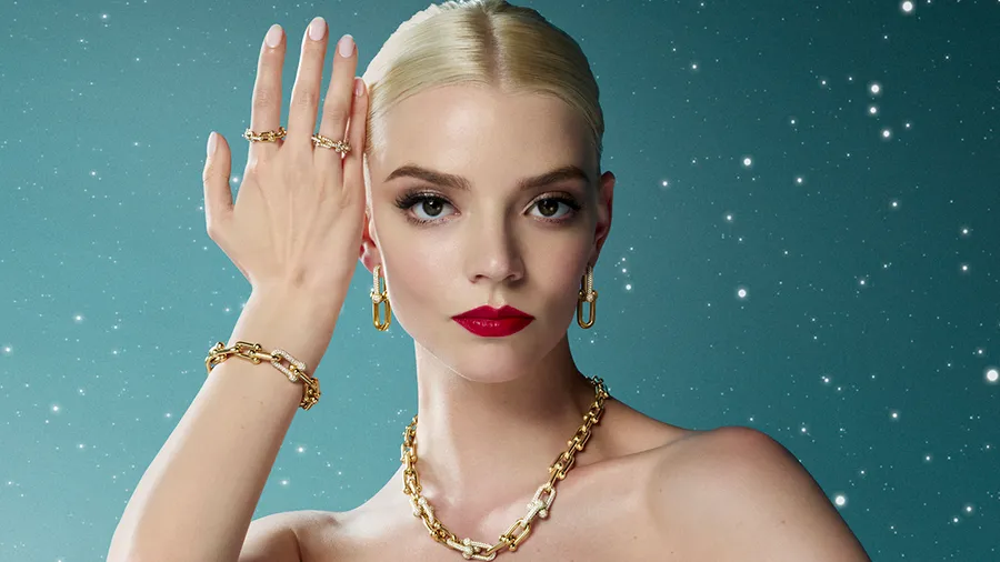 tiffany campaña navidad anya taylor joy