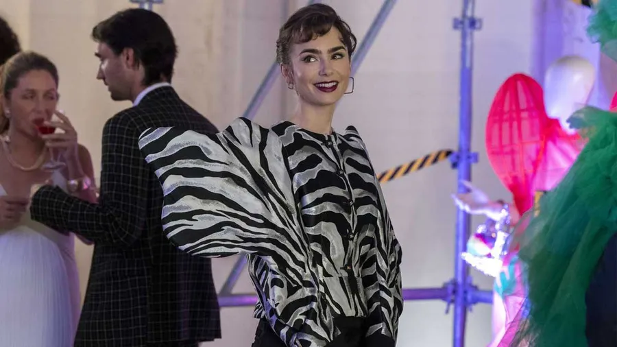 Te contamos todo lo que debes saber sobre el vestuario en la tercera temporada de Emily in Paris.