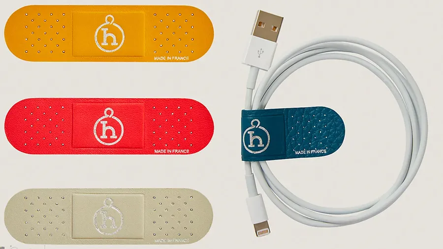 Hermès lanza un set de parches reutilizables de piel inspirados en curitas