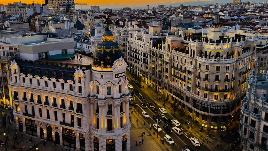 madrid gran via metropolis