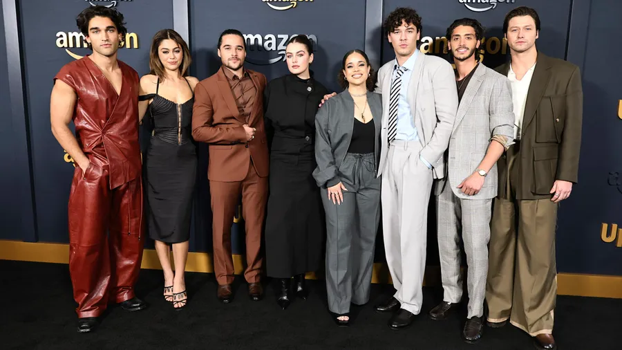 off-campus-elenco.jpg