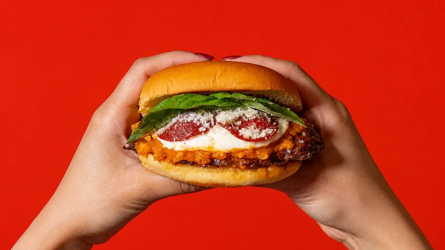 Shake Shack y Pizza Félix: El crossover que sobrepasa los límites del sabor.