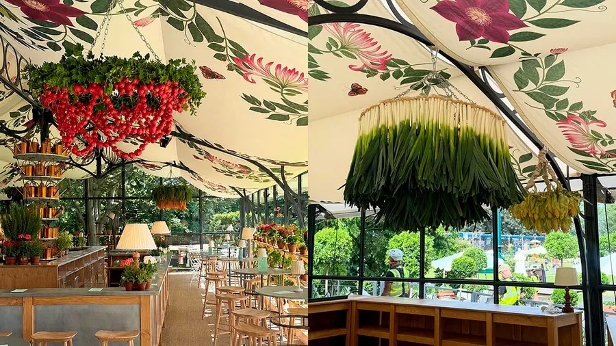 Escultura suspendida hecha con zanahorias y follaje por Flùr London para Hermès.