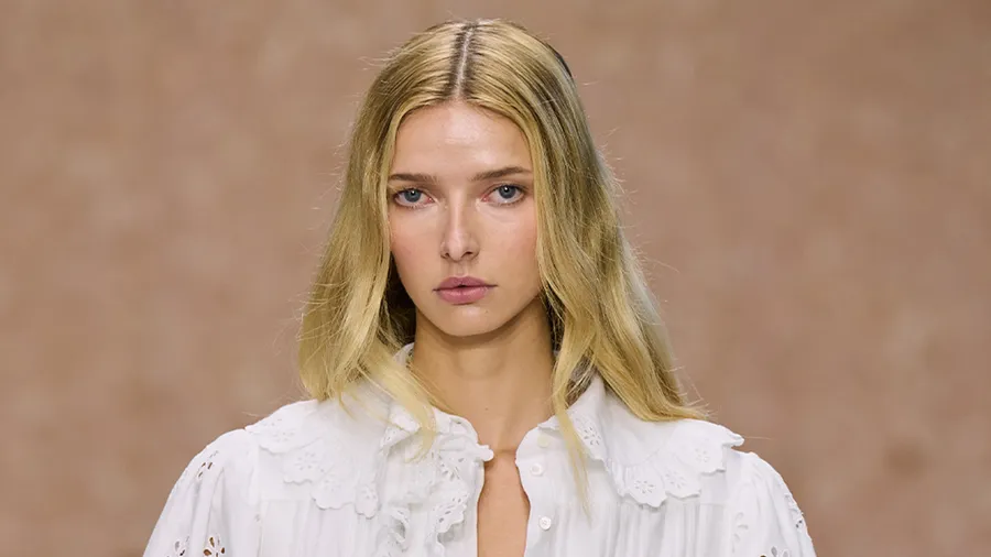 Apple Martin debuta como modelo en la pasarela de Chloé SS27