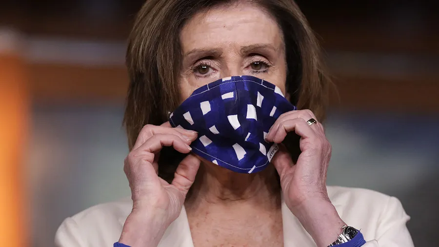 Nancy-Pelosi-cubre-bocas