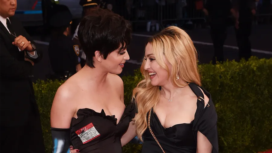 madonna-censura-instgram-pezon-katy-perry-1