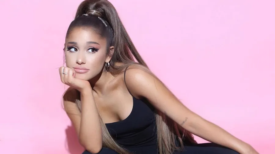 ariana-grande-tik-tok-doppelganger