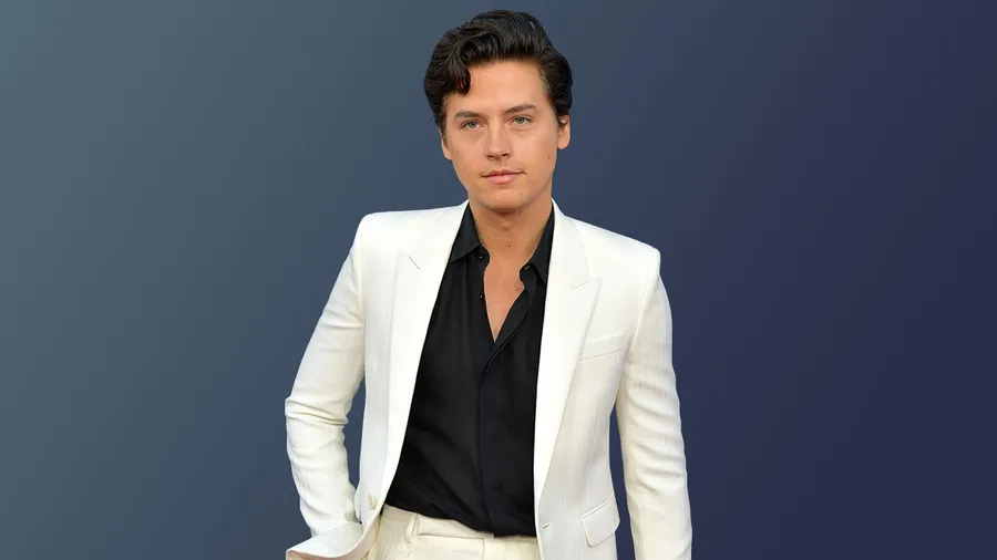 Cole-sprouse-detenido-blm-santa-monica