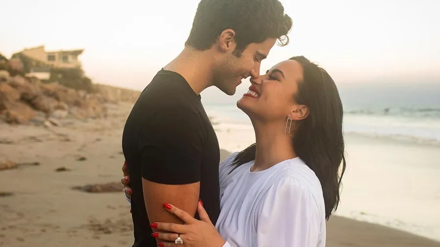 Demi Lovato comprometida