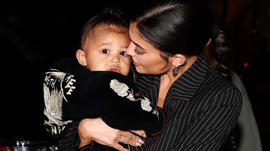 stormi-kylie-jenner-bolsa