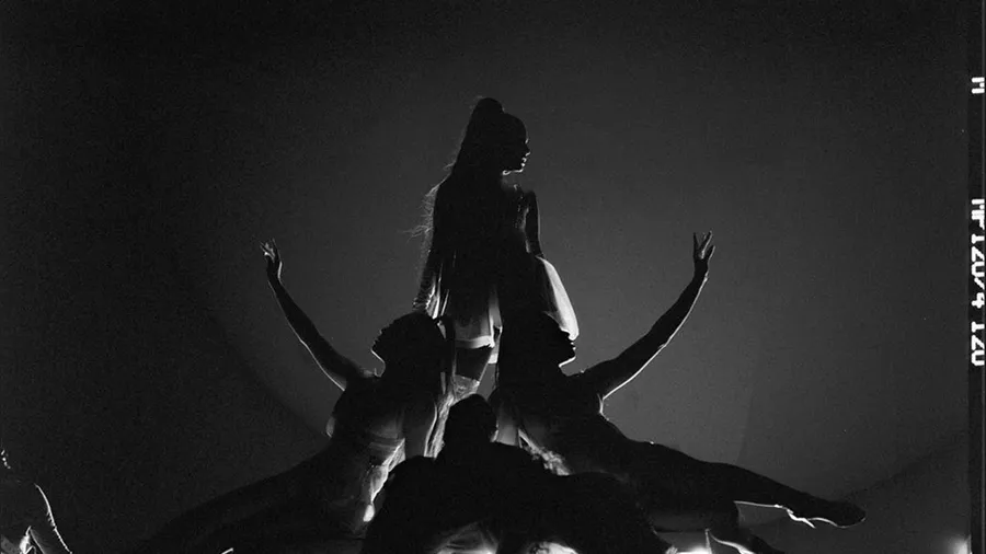 Instagram @arianagrande