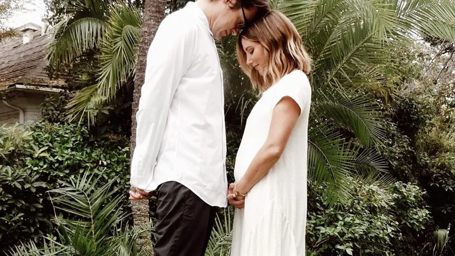 Christopher French y Ashley Tisdale