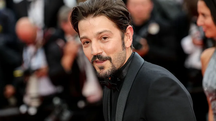 Diego Luna dirige Todo va a estar bien.