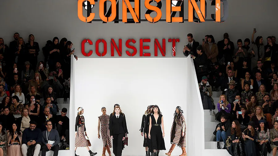 Consentimiento: Dior hace un statement contra el patriarcado en su desfile