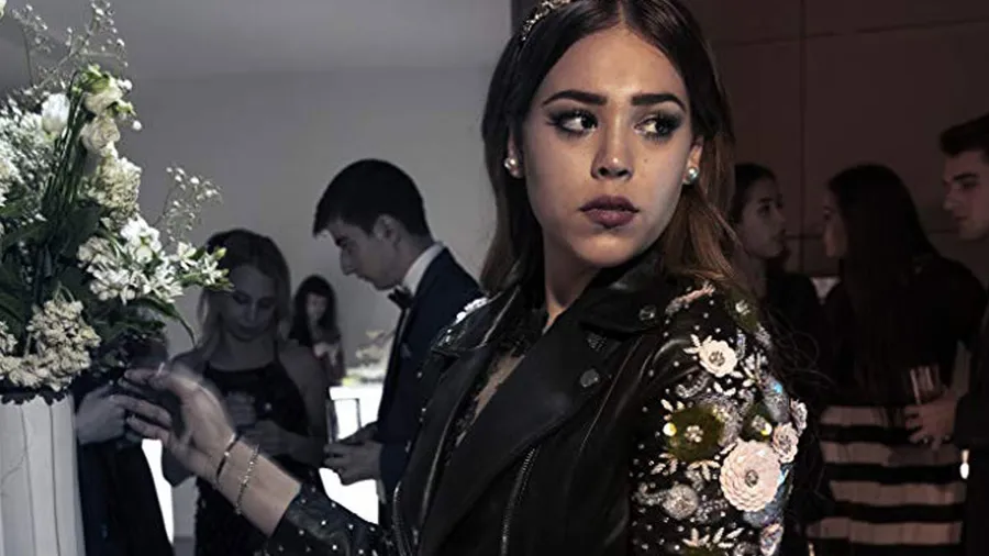 danna-paola-diademas-elite-lucrecia