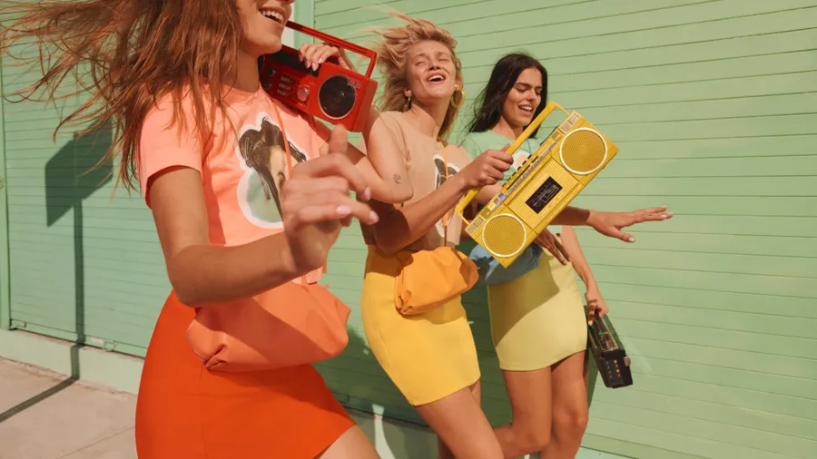 2019_11_SteveMadden_Spring2020_Signal_Bnecture_302_v3_preview