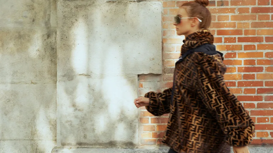 Fendi transforma el rompevientos en la pieza más cool del otoño