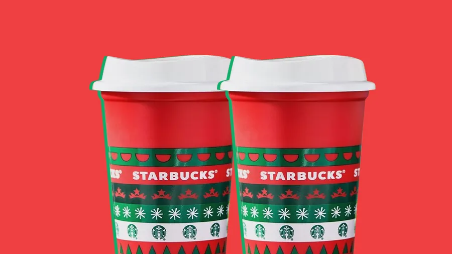 Starbucks regala su vaso rojo de Navidad.