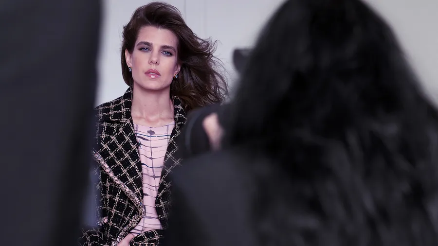 Carlota Casiraghi fotografiada por Inez y Vinoodh para Chanel.