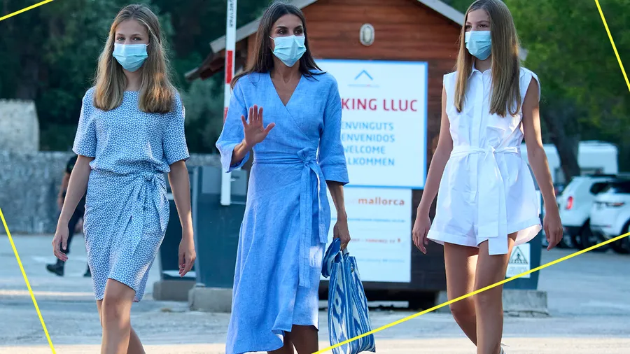 La princesa Leonor, la reina Letizia y la infanta Sofía visitando Sierra De Tramuntana en Escorca.