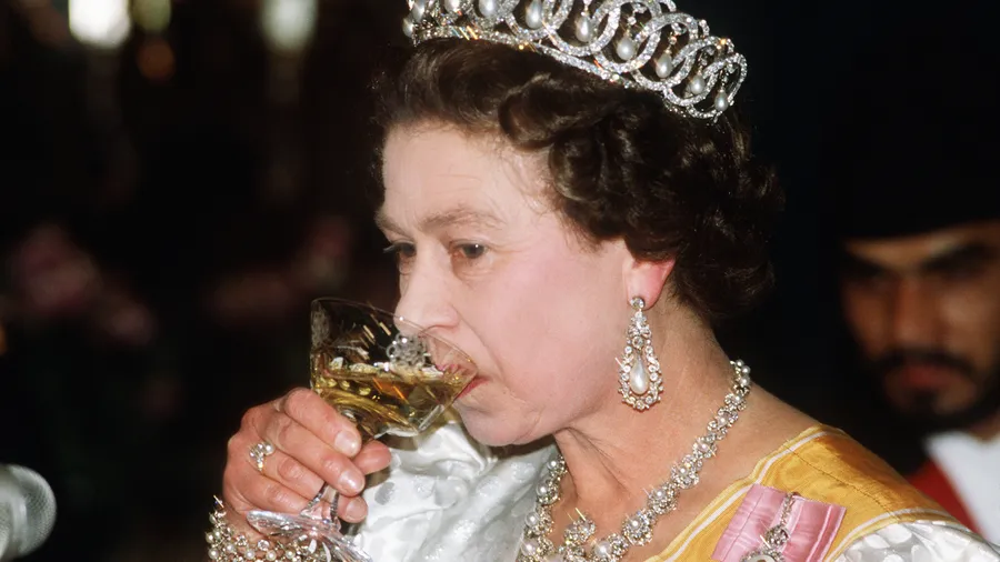 NPL: Queen Elizabeth II attends a state banquet in Nepal